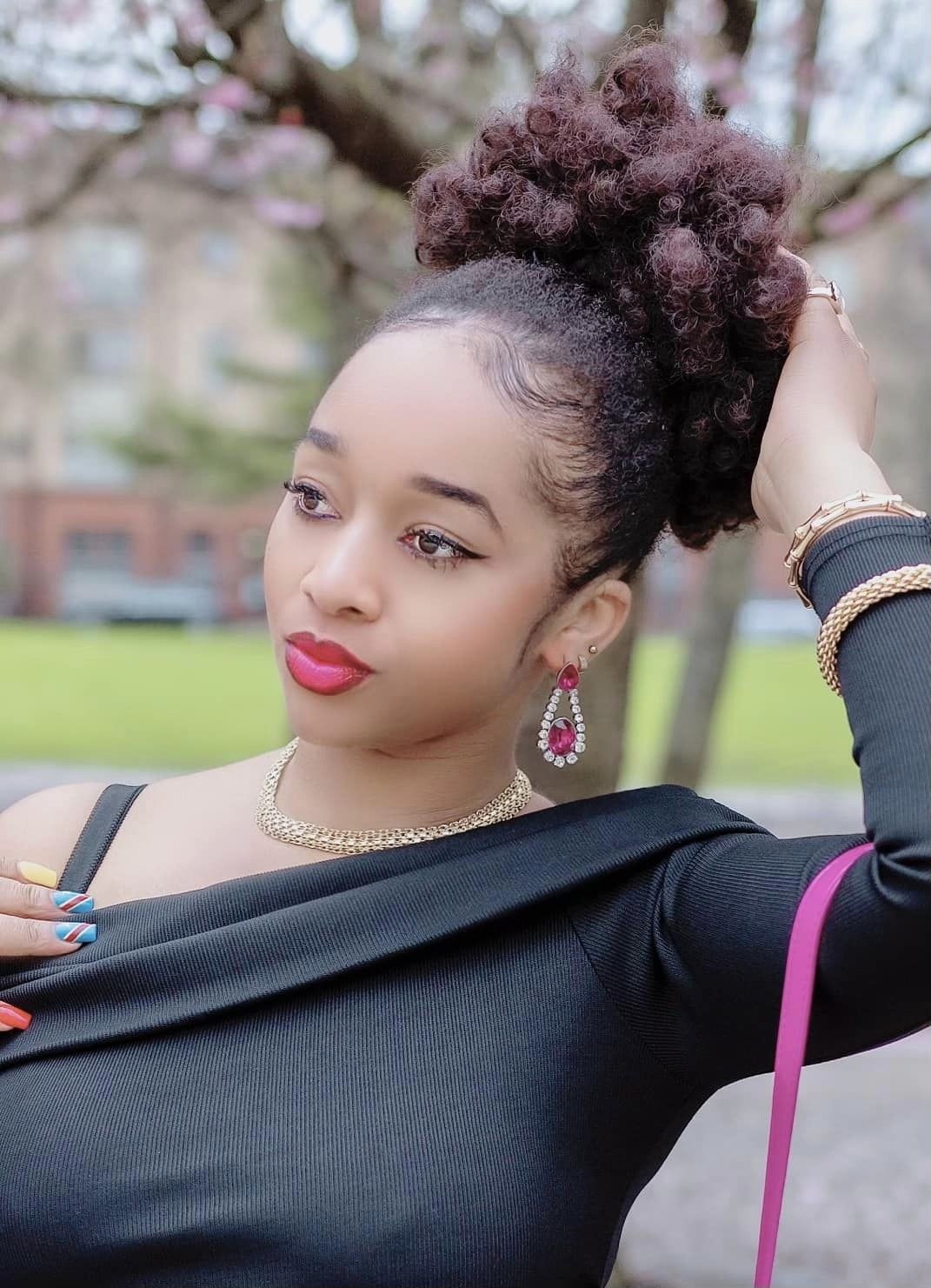 Sandra Pink Linda Performance